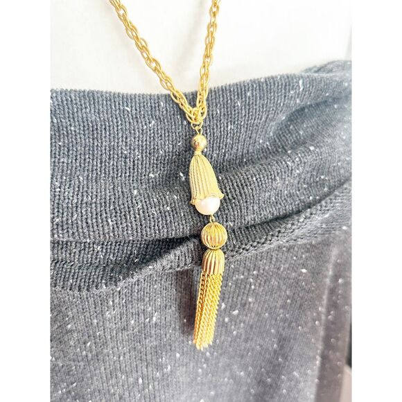 Vintage Mid-Century Gold Tone Necklace w/ Faux Pearls & Tassel Drop 22" - Picture 5 of 5